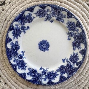 Pre-owned Flow Blue & White 8" Plate. Upper Hanley VICTORIA Pottery of England